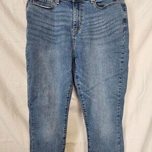 Levi Signature Capri